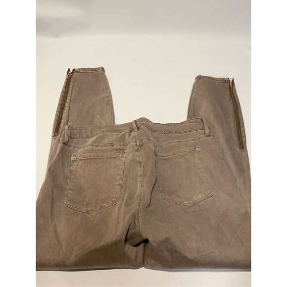 Pistola washed tan denim cargo ankle pants size 32 ￼ - Picture 6 of 10
